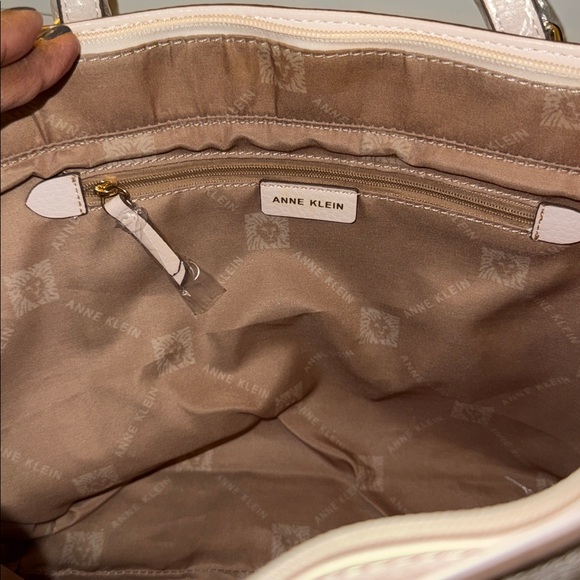 Anne Klein Cream Geometric Tote Bag NWT - Picture 6 of 11